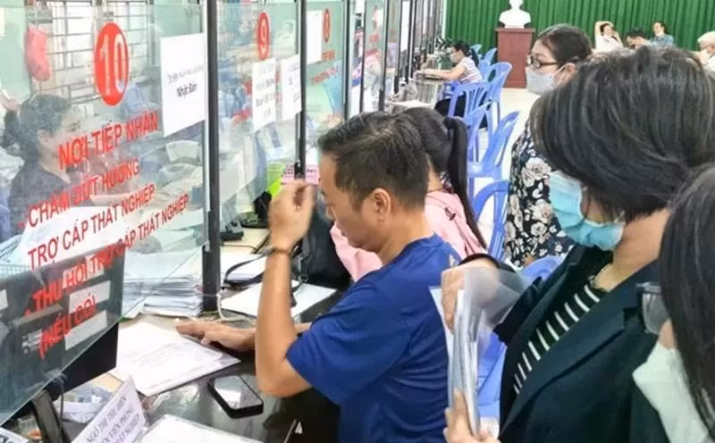 Quy định thời gian hưởng trợ cấp thất nghiệp tối đa 12 tháng do đây là chế độ ngắn hạn, đồng thời, thúc đẩy người lao động nhanh chóng quay trở lại thị trường lao động.