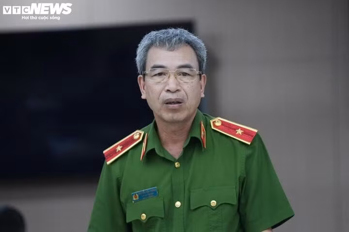 Thiếu tướng Nguyễn Văn Thành trả lời tại buổi họp báo chiều 4/10.