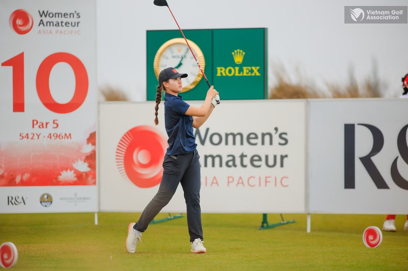 Kết thúc vòng 1, golfer Lê Chúc An là đại diện của VIệt Nam có thành tích tốt nhất với 67 gậy (-4).