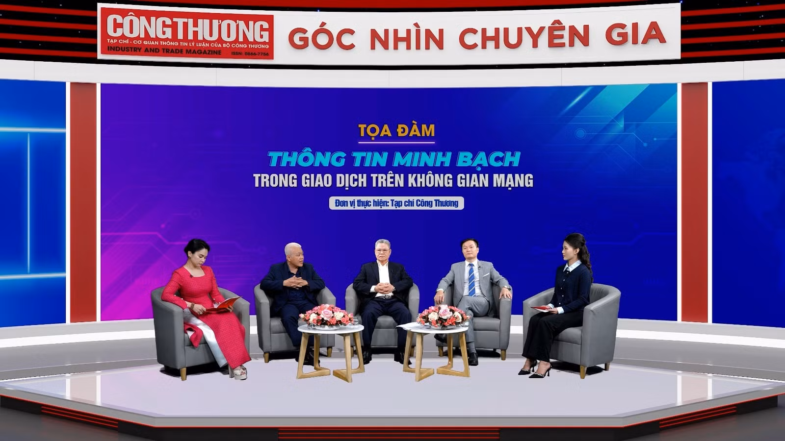 Các diễn giả tham gia tọa đàm.