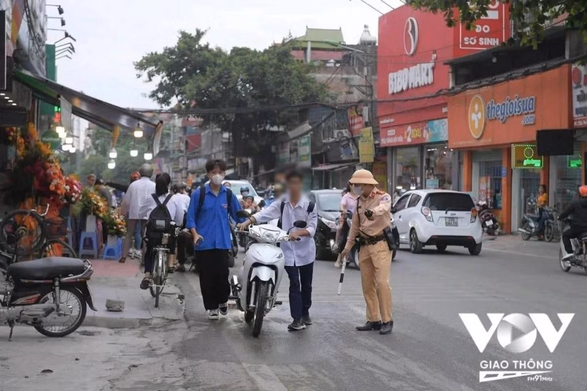 Các vi phạm giao thông và tai nạn giao thông nghiêm trọng trong độ tuổi học sinh nổi lên gần đây là hồi chuông cảnh báo.