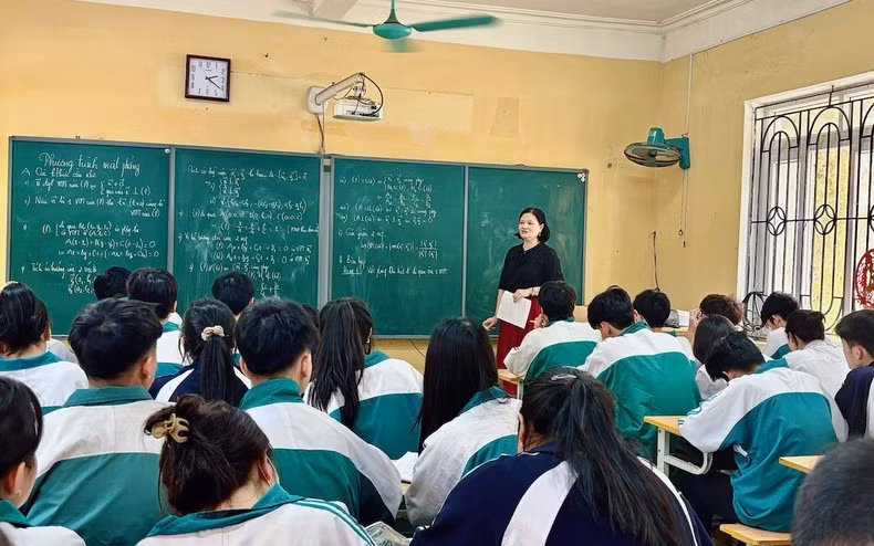 Học sinh lớp 12 Trường THPT Trần Quang Khải (huyện Khoái Châu, tỉnh Hưng Yên) ôn thi tốt nghiệp THPT 2025