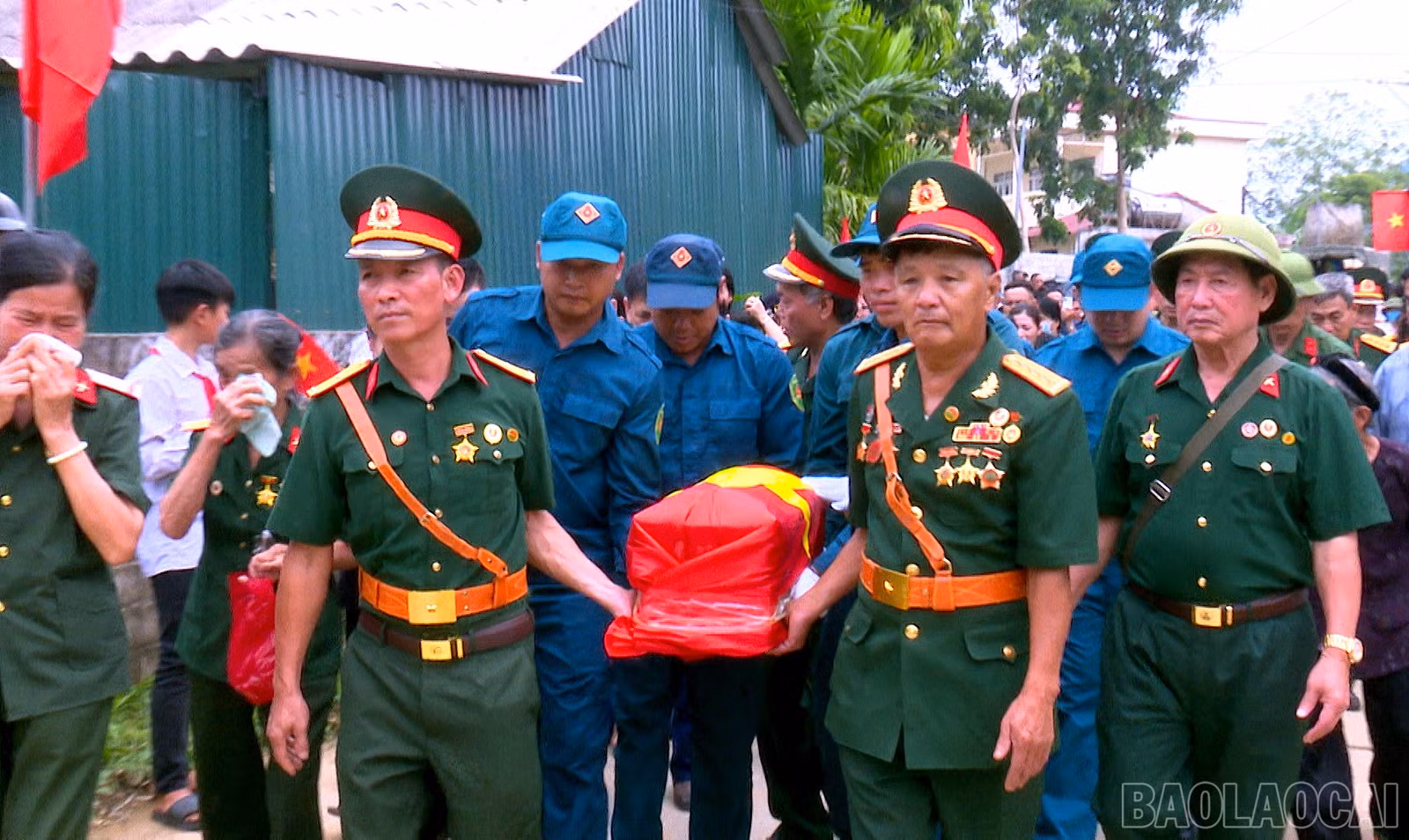 baolaocai-br_hai-cot00-00-47-17still003.jpg
