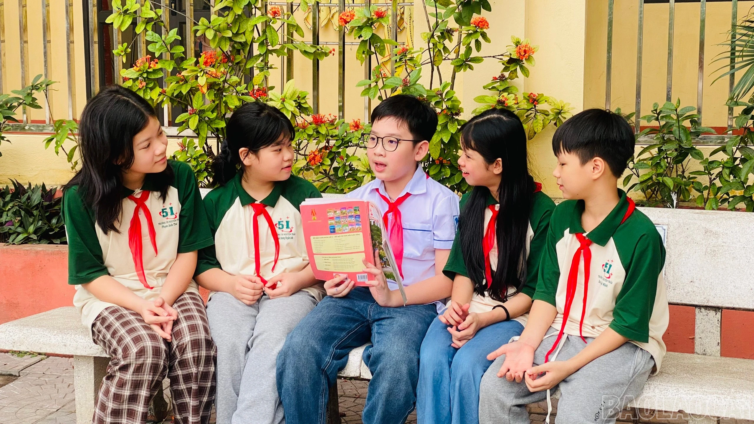 baolaocai-br_minh-khang-ke-chuyen-cho-cac-ban.jpg