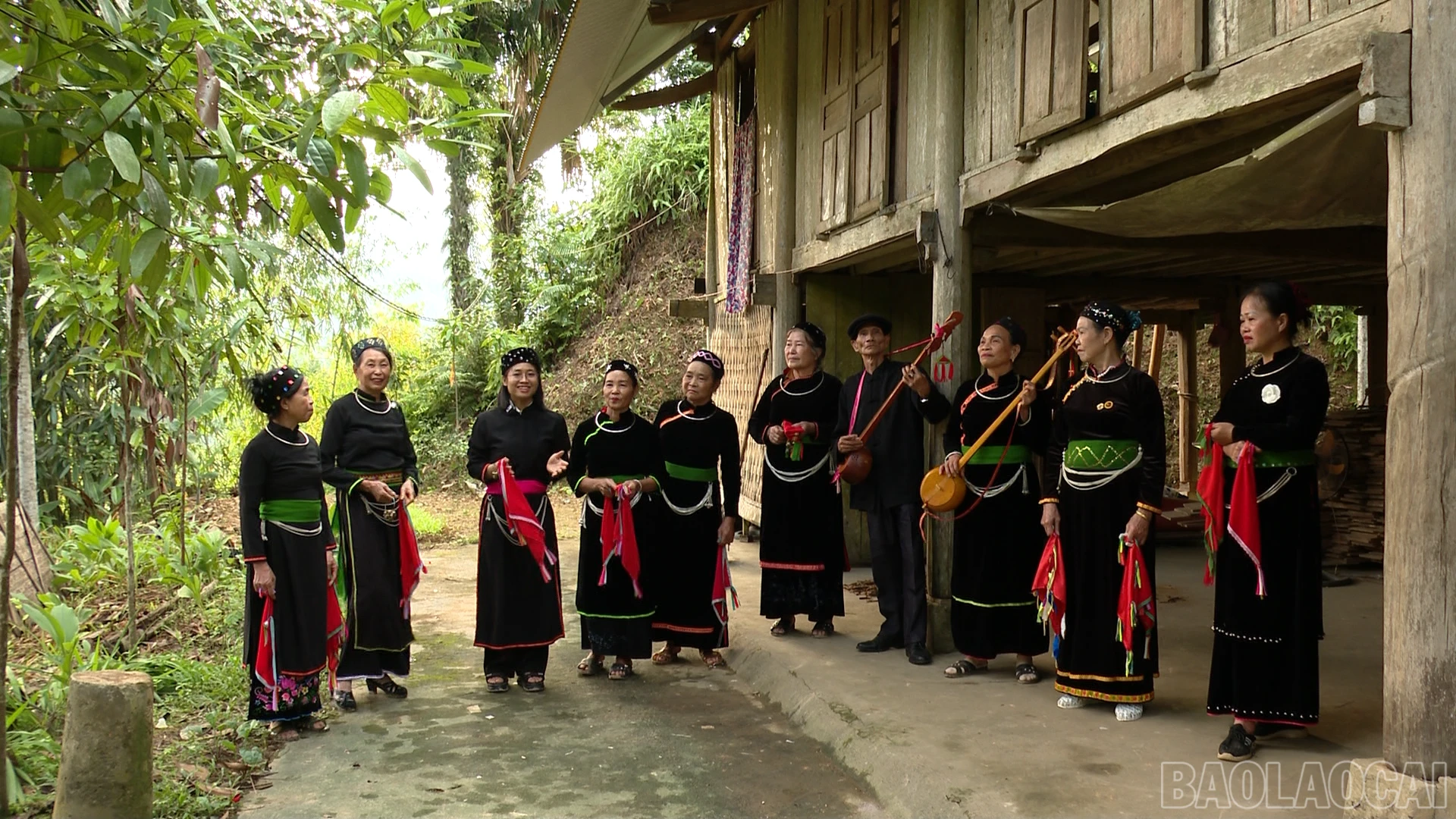 baolaocai-br_hien-trang-van-hoa-tay.png