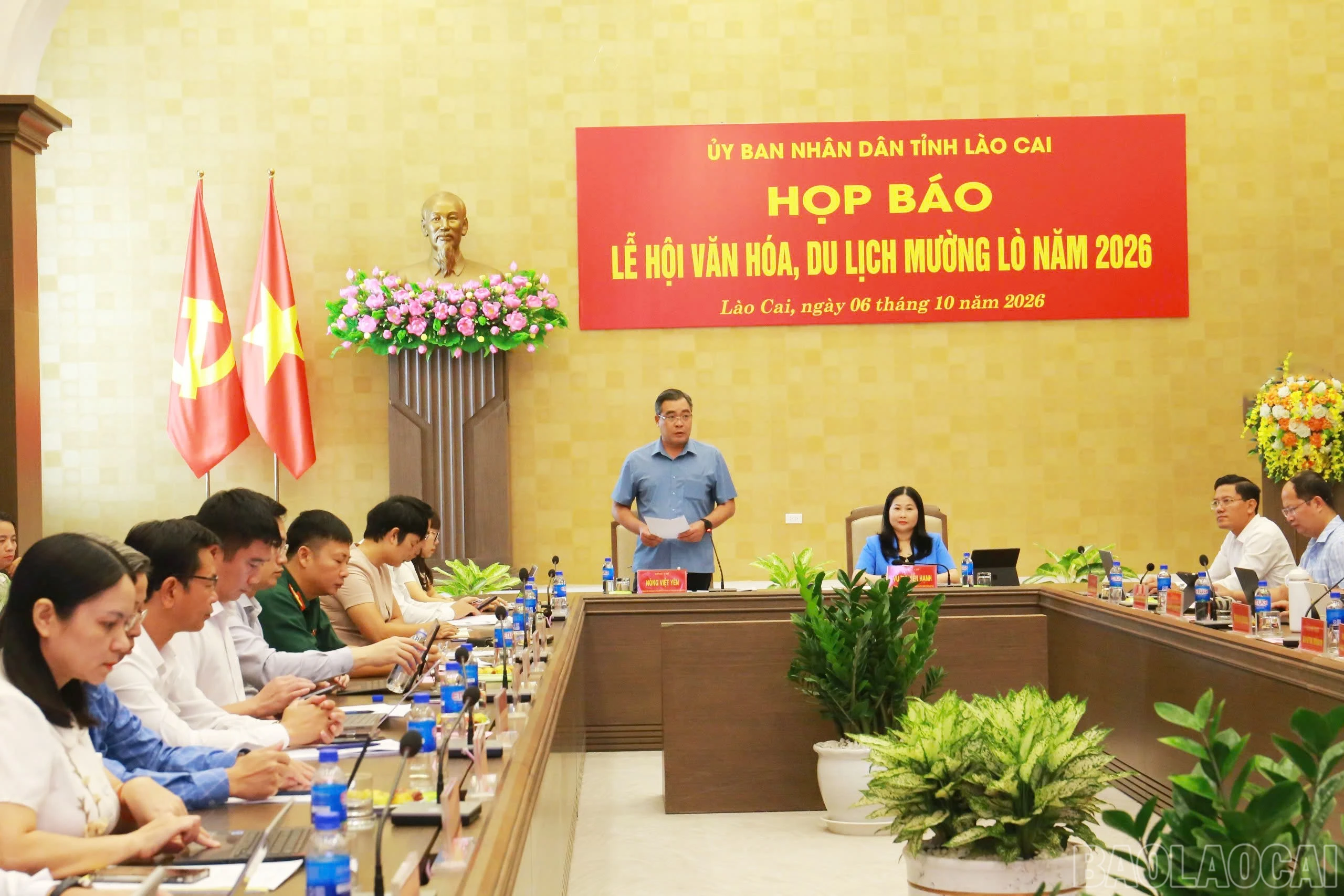 Đồng chí Nông Việt Yên - Giám đốc Sở Văn hóa, Thể thao và Du lịch thông tin làm rõ một số vấn đề các nhà báo, phóng viên quan tâm.