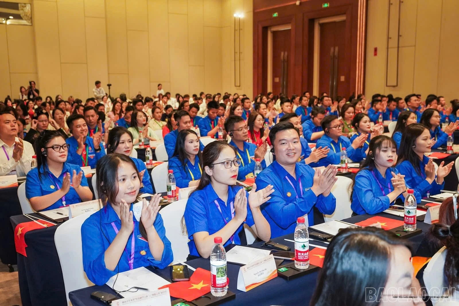 baolaocai-br_tham-gia-dien-dan-thanh-nien-tai-trung-quoc.jpg