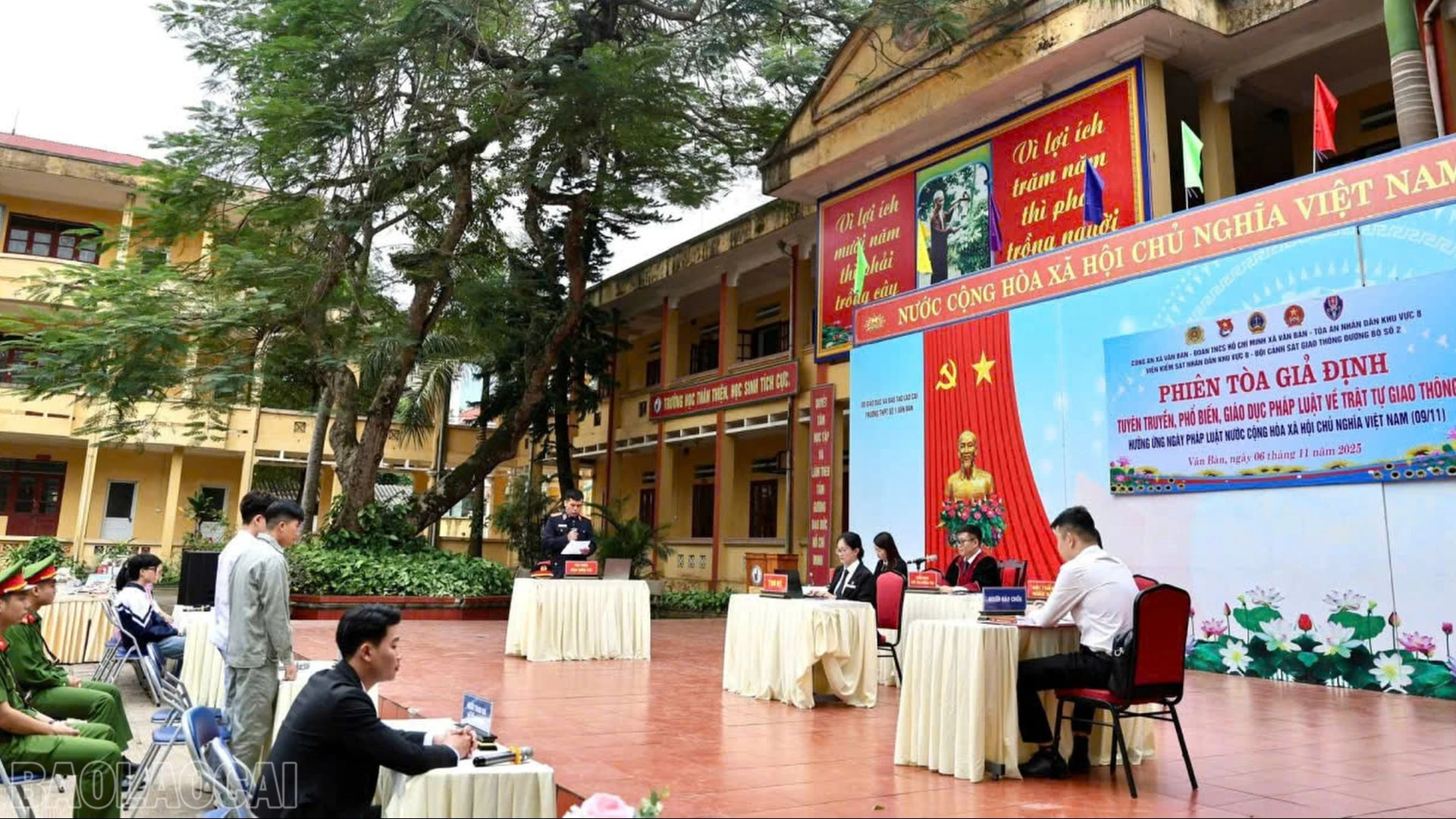 baolaocai-bl_acanh-3-toan-canh-phie-n-toa.png