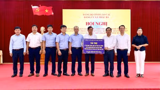 Xã Thác Bà tiếp nhận trang thiết bị công nghệ thông tin
