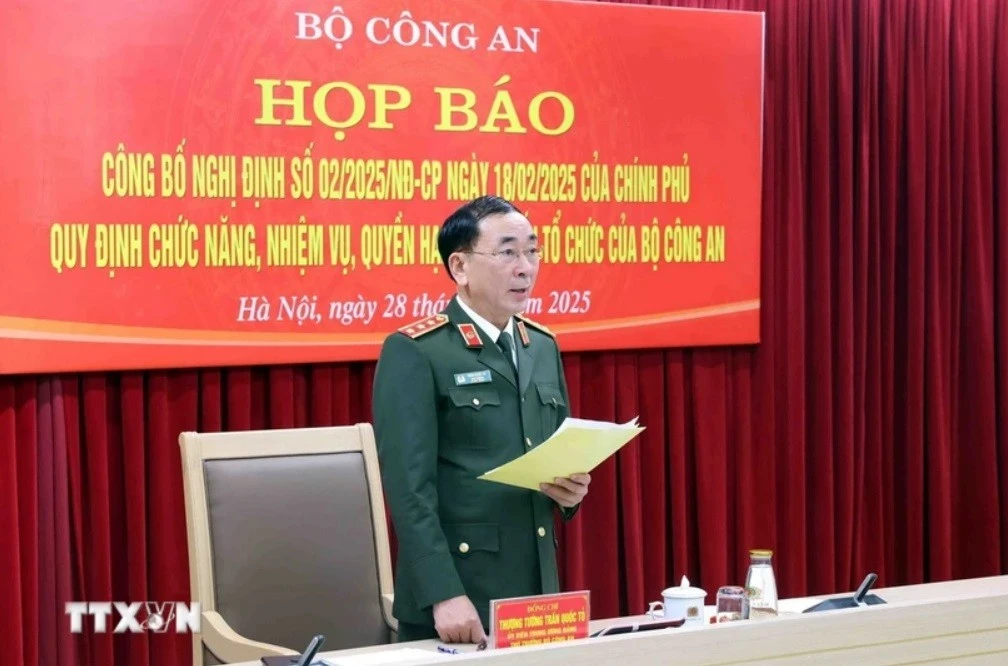 2-8833.jpg
