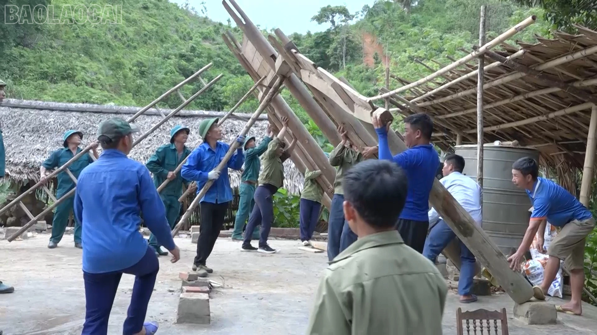 baolaocai-tl_vanh-pstl-giam-ngheo01-01-18-27still006.jpg