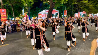 Độc đáo điệu múa "Âm vang núi rừng" của người Dao vùng hồ Thác Bà