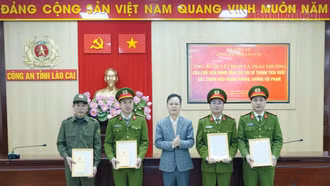 Khen thưởng đột xuất các lực lượng tham gia phá vụ án sát hại 2 mẹ con xảy ra tại xã Xuân Ái