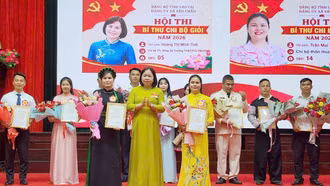 Văn Chấn: Trao giải Hội thi Bí thư chi bộ giỏi năm 2026