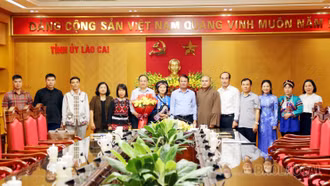 Bí thư Tỉnh ủy Đặng Xuân Phong gặp mặt Đoàn đại biểu tỉnh Lào Cai dự Đại hội đại biểu toàn quốc MTTQ Việt Nam lần thứ X