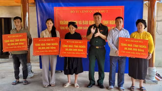 Lâm Thượng khánh thành, bàn giao 4 "Nhà tình nghĩa" cho gia đình chính sách
