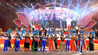 Chương trình nghệ thuật “Tự hào tiến bước dưới cờ Đảng quang vinh” – lan tỏa niềm tin, khơi dậy khát vọng phát triển