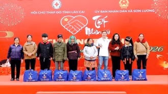 Lào Cai chung tay chăm lo Tết cho người dân khó khăn