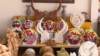 Lục Yên phát huy giá trị làng nghề đá mỹ nghệ, tranh đá quý