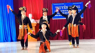 Hội Liên hiệp Phụ nữ xã Phong Dụ Thượng tiếp tục tổ chức các hoạt động truyền thông giai đoạn 2 với hình thức đổi mới.