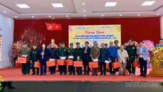 Phó Thống đốc Ngân hàng Nhà nước Việt Nam trao hỗ trợ 1.000 suất quà Tết tại tỉnh Lào Cai