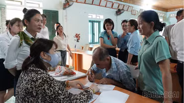 Lào Cai: Chi trả hơn 15,4 tỷ đồng và bố trí tái định cư cho các hộ đầu tiên tại thôn Cù Hà