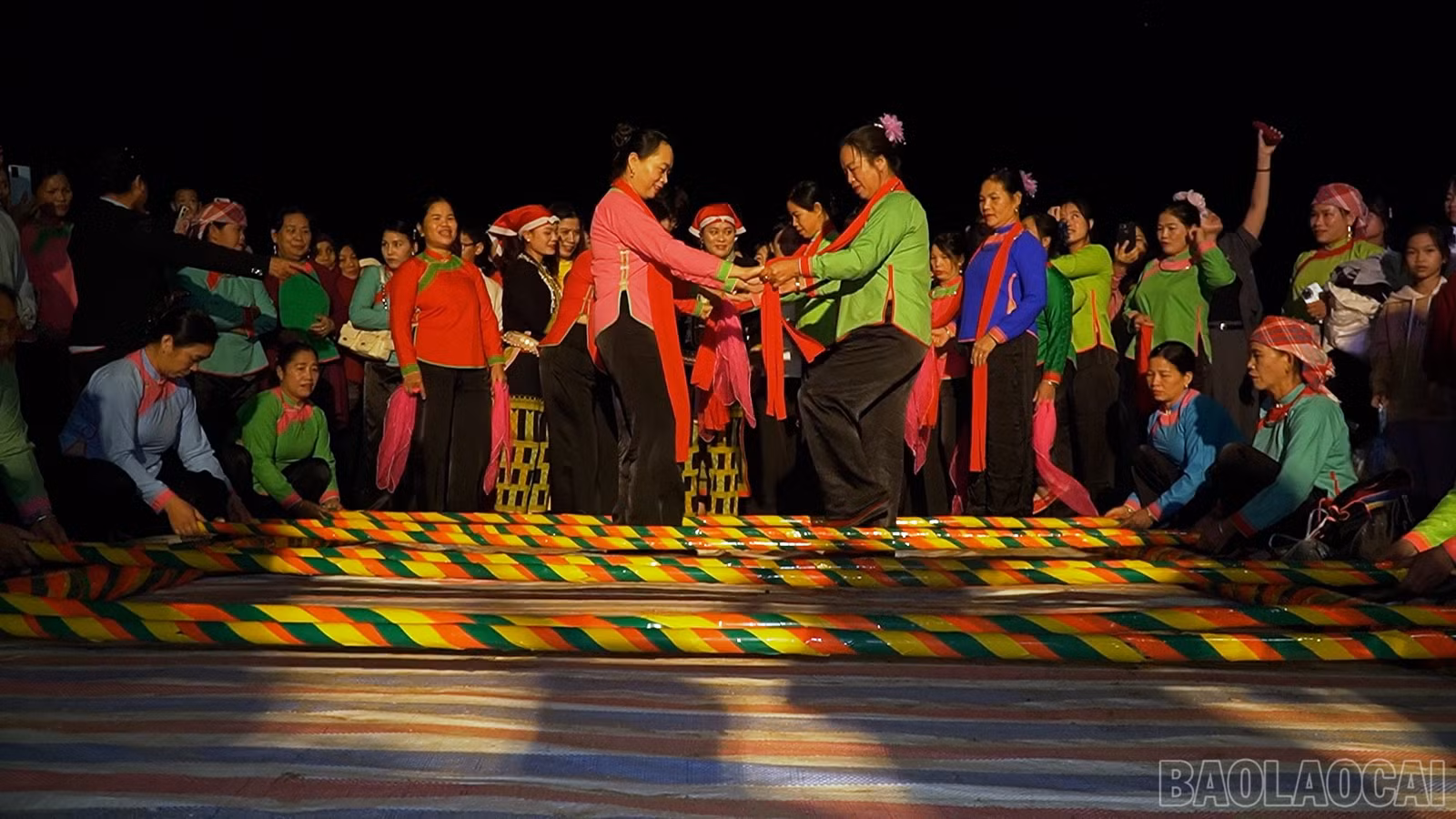 baolaocai-br_0008400-12-53-17still017.jpg