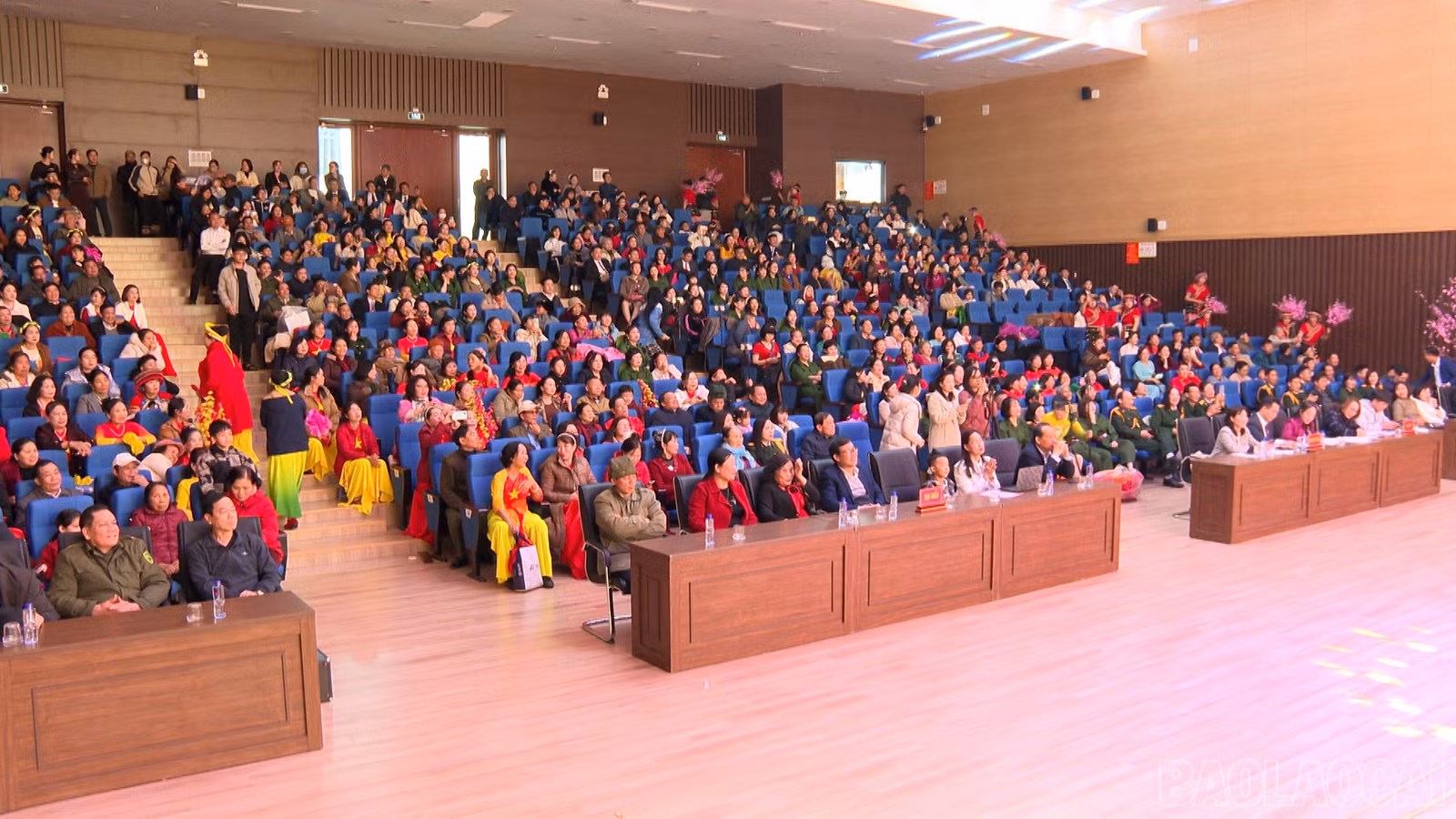 baolaocai-br_027-156000-23-17-12still016.jpg