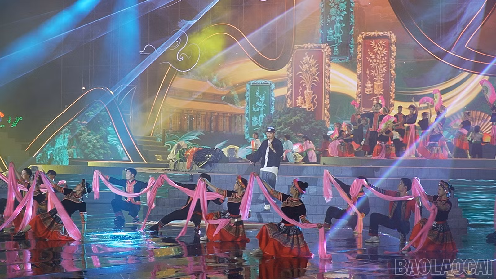 baolaocai-br_chuyen-de-van-hoa-the-thao-copy00-16-27-19still247.jpg