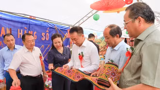 Đa sắc màu không gian trưng bày tại Lễ hội Mùa vàng Sín Chéng