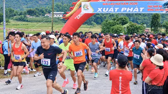Gần 600 vận động viên tham gia Giải leo núi “Chinh phục thác Nậm Rịa – Đường lên mùa vàng” năm 2026