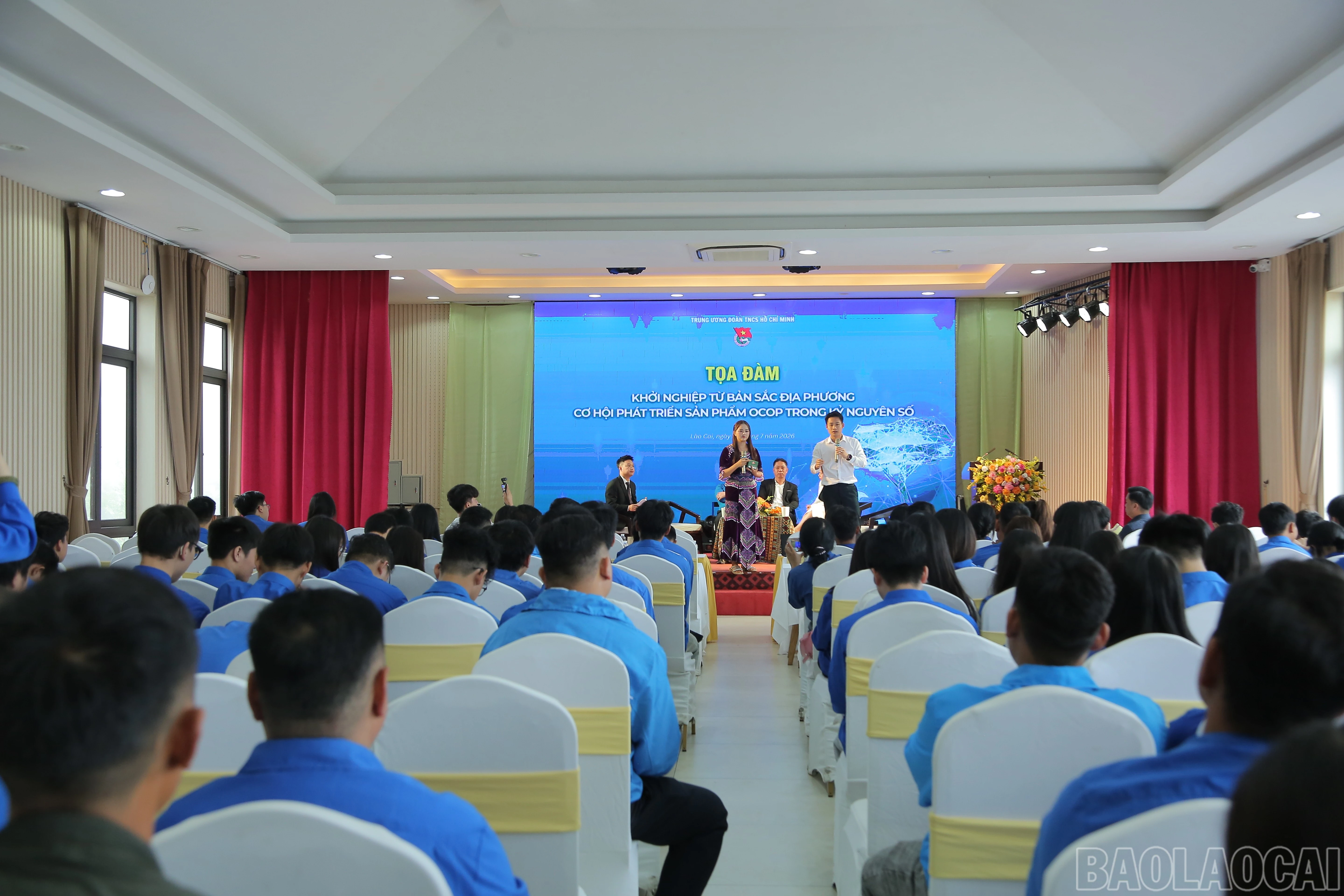 Đông đảo đoàn viên, thanh niên tham gia buổi tọa đàm