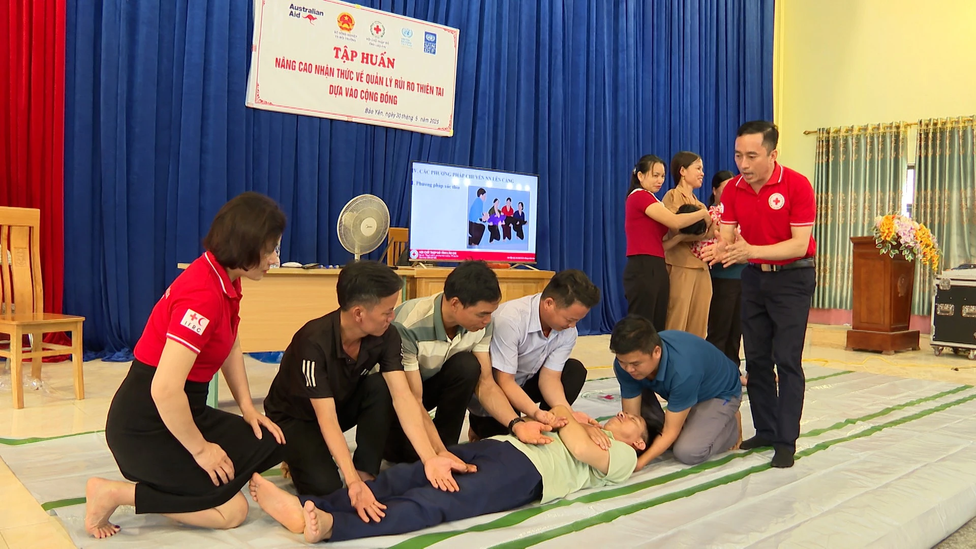 Lớp tập huấn nâng cao nhận thức về rủi ro thiên tai do Hội Chữ thập đỏ tỉnh tổ chức.