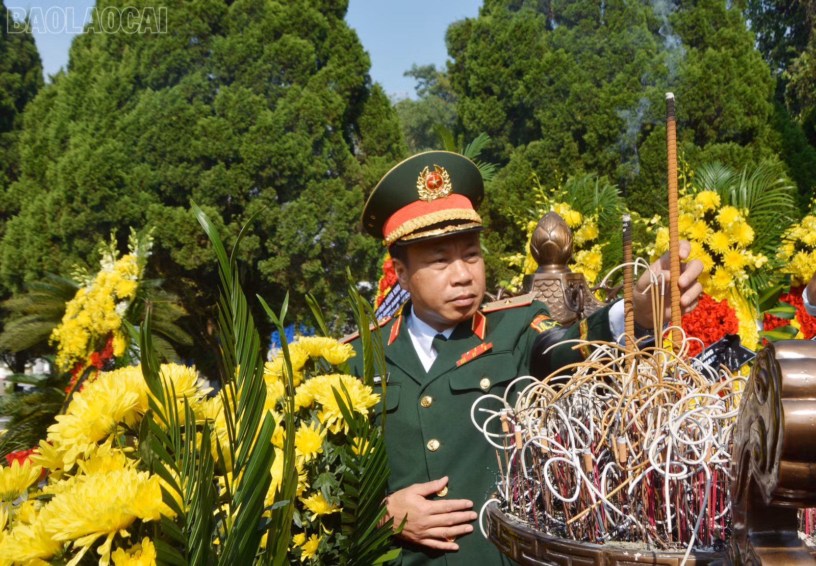 Lào Cai trọng thể tổ chức Lễ viếng, truy điệu và an táng 71 hài cốt liệt sĩ ảnh 47