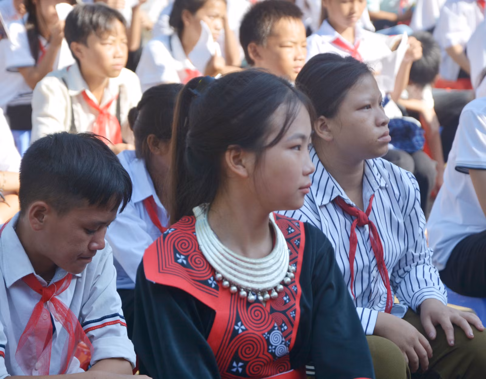 Học sinh các trường học trên địa bàn xã Cốc Mỳ trong ngày khai giảng năm học mới.