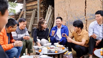 Ăn tết ở bản.