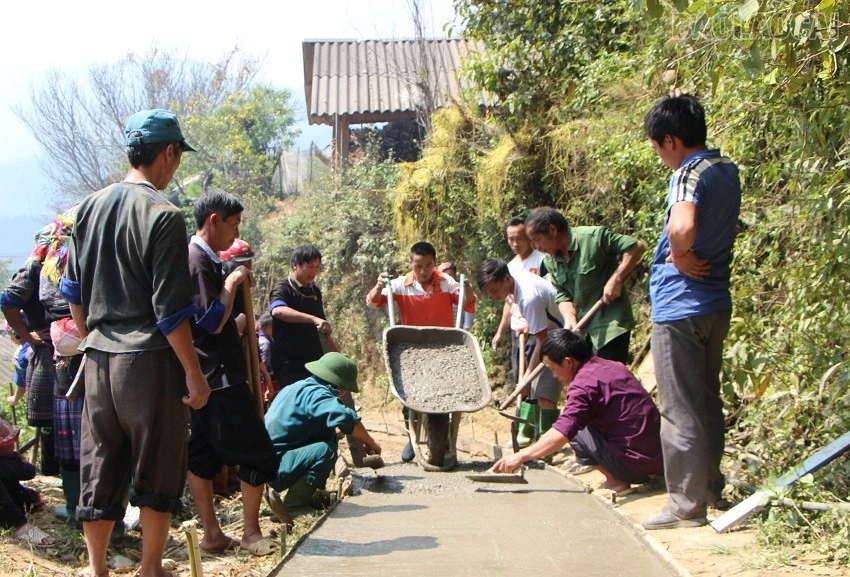 baolaocai-tr_xay-dung-duong-nong-thon.jpg