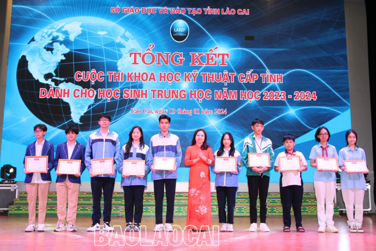 chieu-131-tai-trung-tam-hoi-nghi-thanh-pho-lao-cai-so-giao-duc-va-dao-tao-to-chuc-le-tong-ket-va-trao-giai-cho-cuoc-thi-khoa-hoc-ky-thuat-cap-tinh-danh-cho-hoc-sinh-trung-hoc-nam-hoc-2023-2024-5718.png
