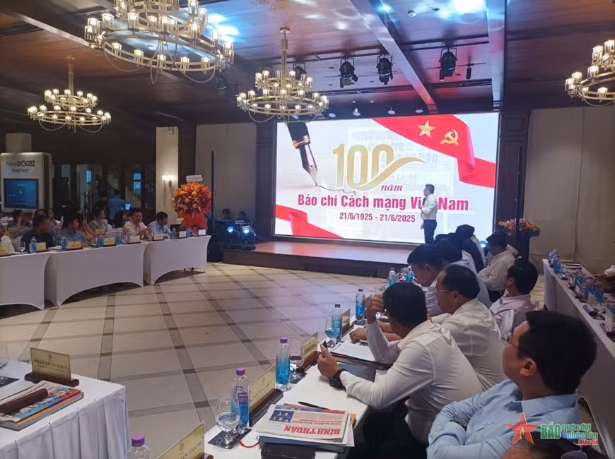 Đồng chí Lê Quốc Minh, Ủy viên Trung ương Đảng, Phó trưởng ban Tuyên giáo Trung ương, Tổng Biên tập Báo Nhân Dân, Chủ tịch Hội Nhà báo Việt Nam thuyết trình tại diễn đàn.
