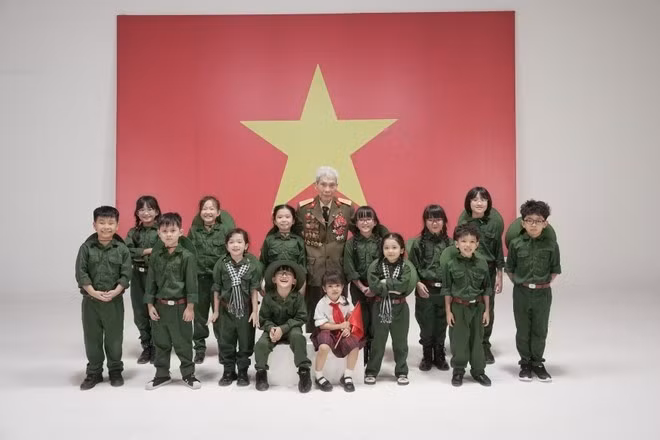 Dù thời gian có thay đổi, nhưng lòng yêu nước và niềm tự hào dân tộc vẫn luôn được giữ vững và truyền lại qua từng thế hệ.
