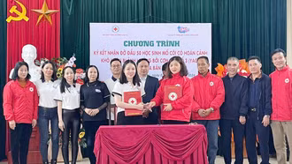 Ký kết nhận đỡ đầu 50 học sinh mồ côi có hoàn cảnh khó khăn