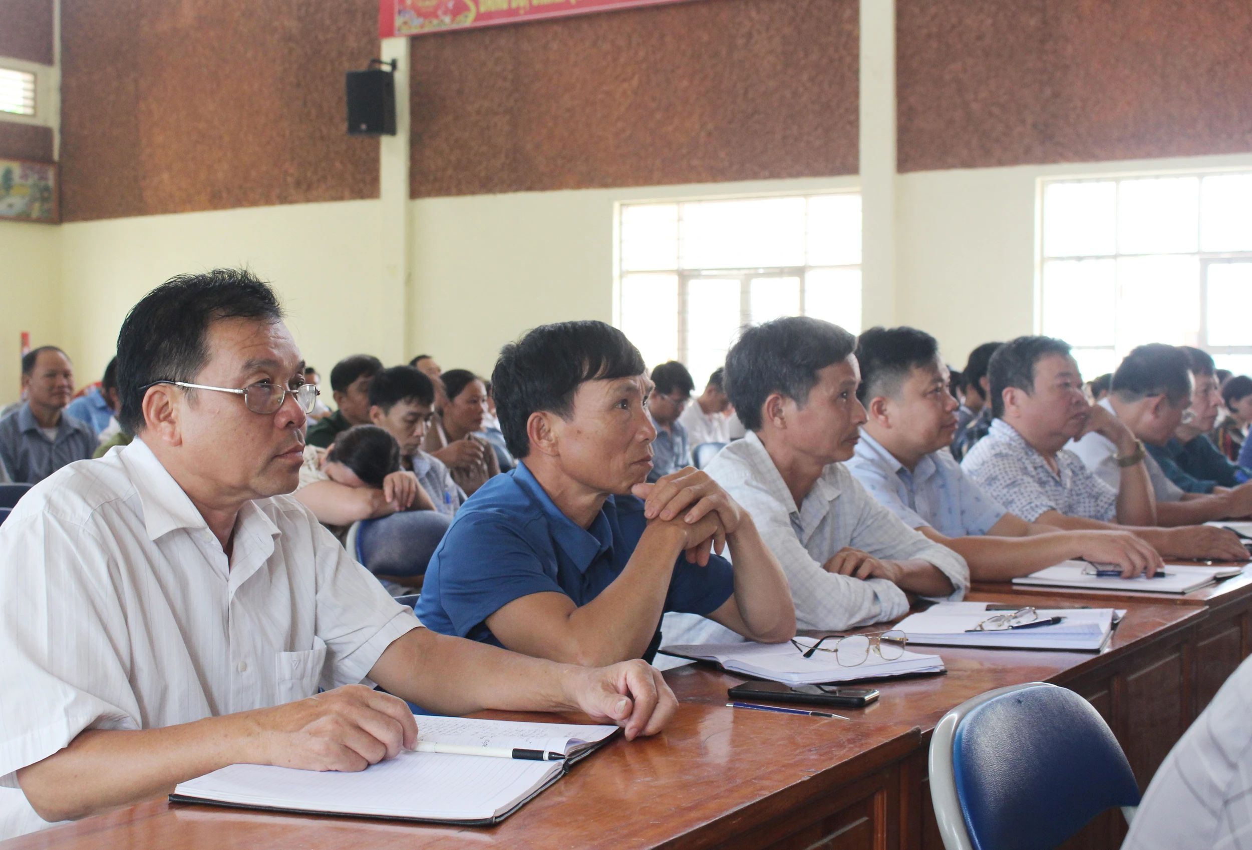 Từ đầu năm đến nay, Huyện ủy Văn Bàn đã tổ chức 4 lớp bồi dưỡng công tác Đảng cho đội ngũ bí thư chi bộ trên địa bàn.JPG