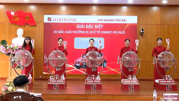 Lộ diện khách hàng trúng ô tô VinFast VF5 Plus tại Agribank Chi nhánh Yên Bái