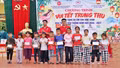 Hơn 700 suất quà Trung thu được trao cho học sinh tại xã Bảo Thắng