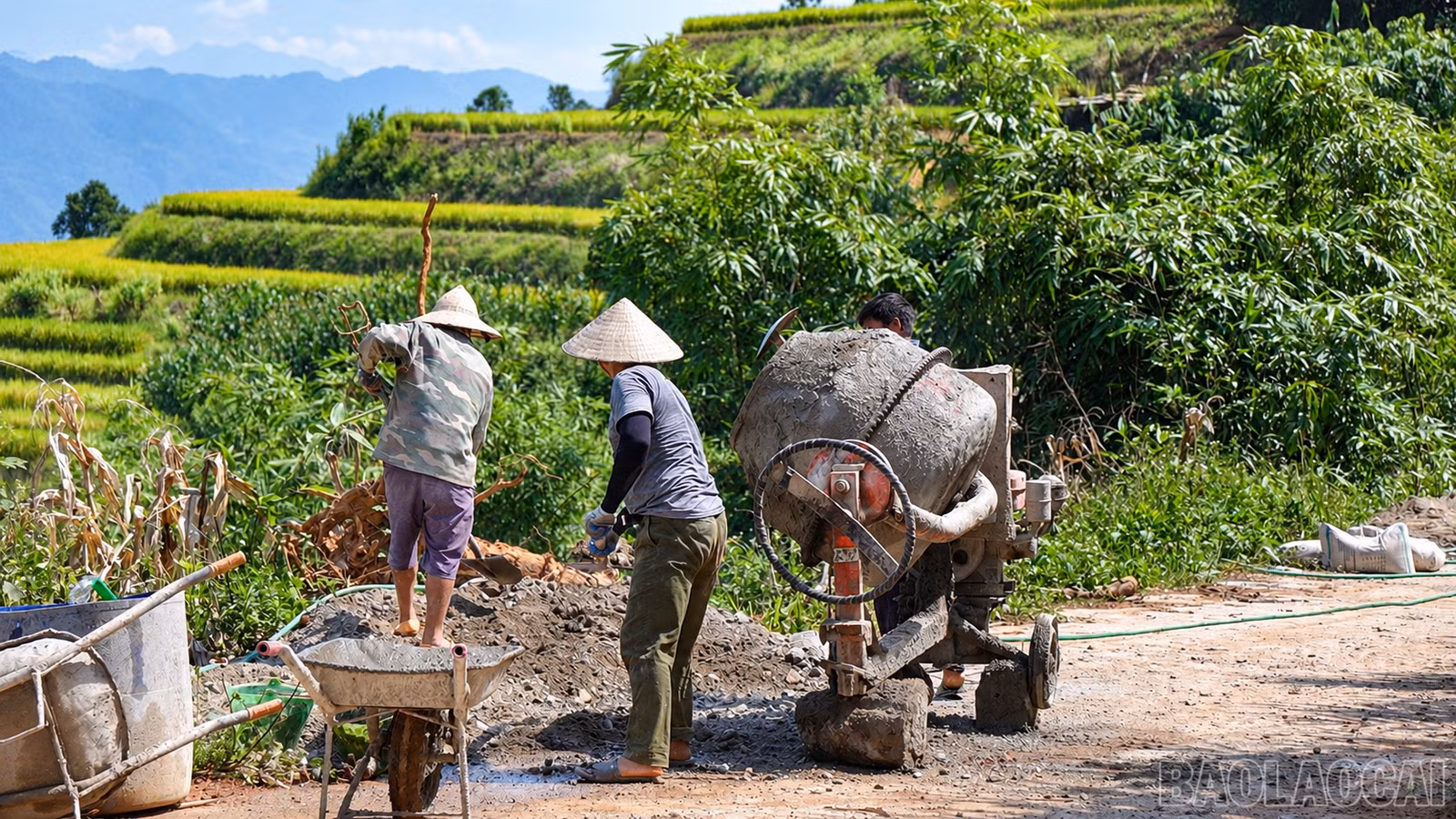 baolaocai-br_lam-duong-giao-thong-nong-thon.png