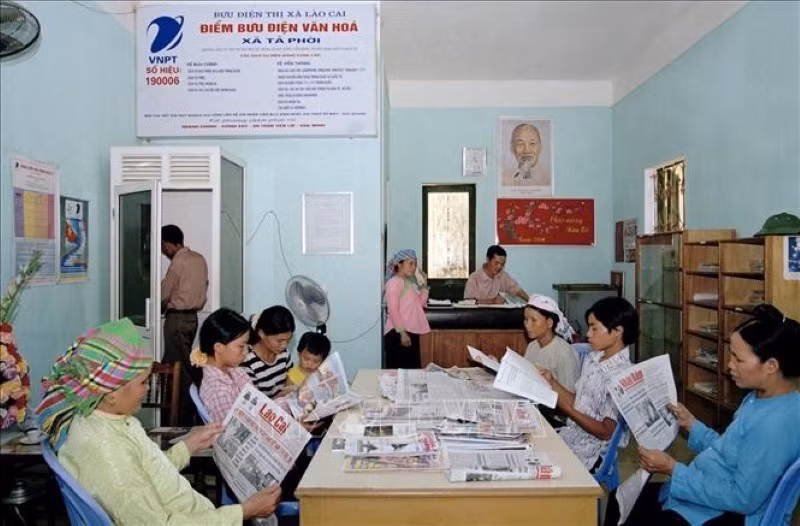 Điểm bưu điện văn hóa xã Tả Phời (Lào Cai) phục vụ đồng bào dân tộc nắm bắt thông tin, nâng cao dân trí, phát triển sản xuất.