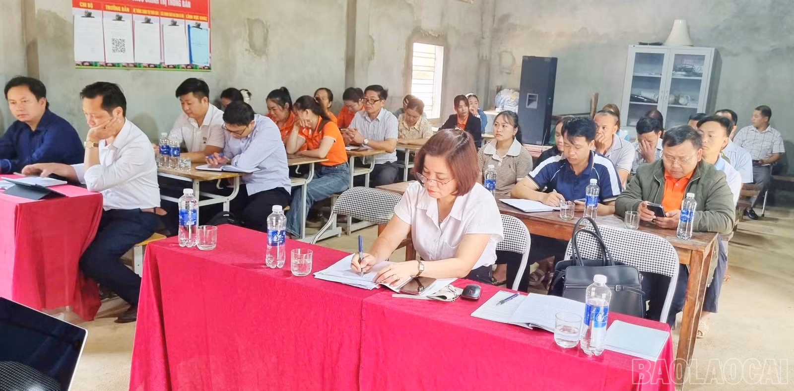 Các đại biểu dự hội nghị.