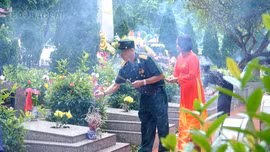 Muôn trái tim hướng về các anh hùng, liệt sĩ