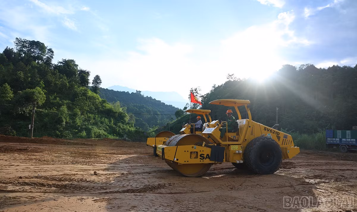 Trên những công trình không nghỉ lễ