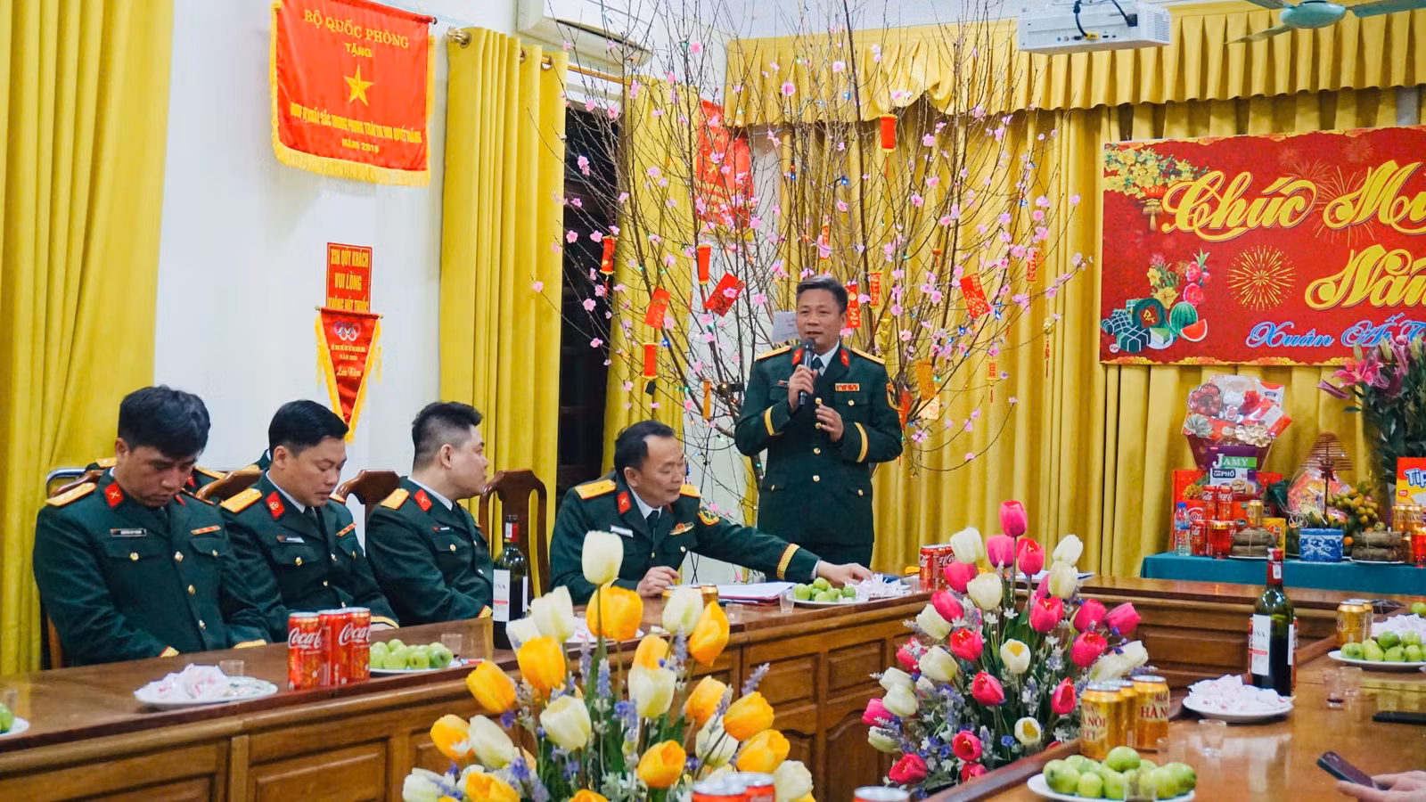 cac-don-vi-to-chuc-dong-vien-chuc-tet-bo-doi-trong-thoi-khac-giao-thua1.jpg